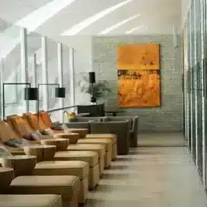 3 hours lounge