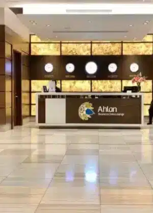 business class lounge with shower-1